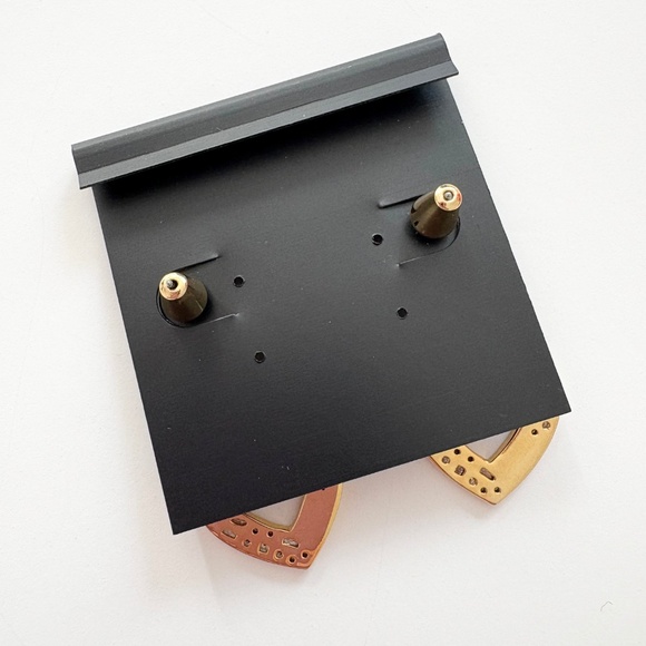 Noir NYC gold heart pendant earrings - Picture 3 of 3